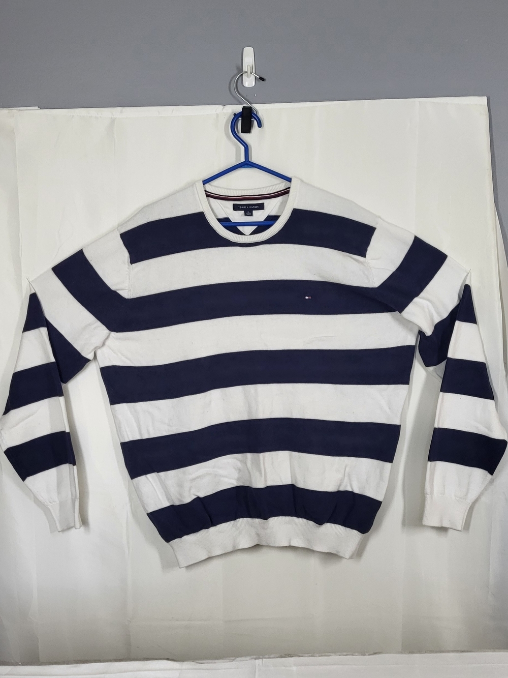 Tommy Hilfiger Men's Navy and White Striped Crewneck Sweater